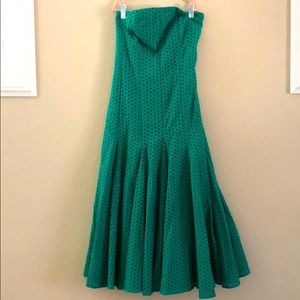 ❤️SOLD❤️Maeve from Anthropologie Green Dress-Strapless. In LIKE NEW condition!